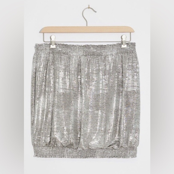 ANTHROPOLOGIE NWT Silver Metallic Strapless Shimmer Cinched Tube Top Size Small - Picture 4 of 10